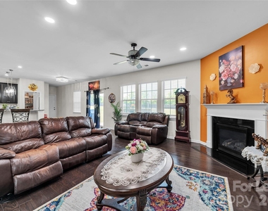 1012 Leland Drive - Photo Thumbnail 18