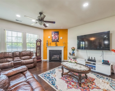 1012 Leland Drive - Photo Thumbnail 16