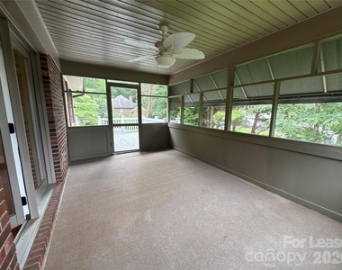8024 Bradford Lane - Photo Thumbnail 15