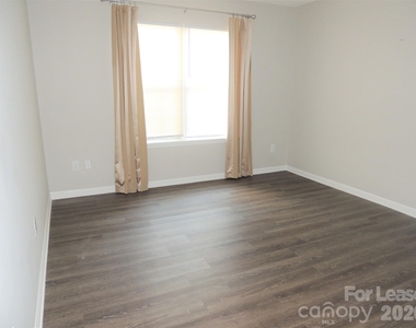 9252 Kings Canyon Drive - Photo Thumbnail 14