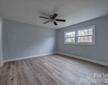 1048 Avondale Road - Photo Thumbnail 4