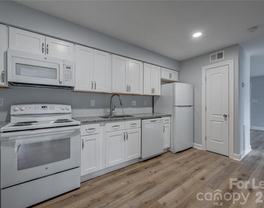 1048 Avondale Road - Photo Thumbnail 5
