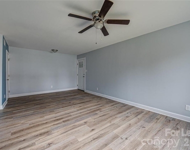 1048 Avondale Road - Photo Thumbnail 9