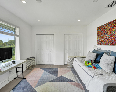 3630 N 55th Avenue - Photo Thumbnail 39