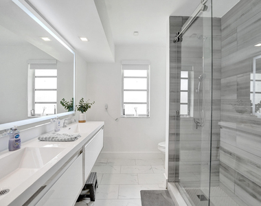 3630 N 55th Avenue - Photo Thumbnail 36