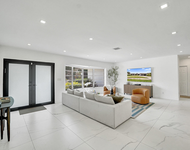 3630 N 55th Avenue - Photo Thumbnail 4