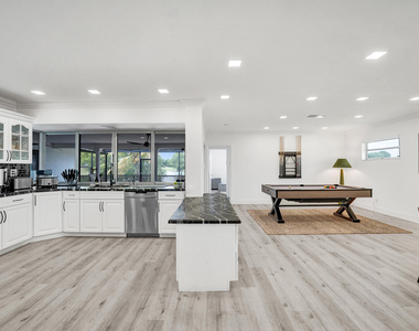 3630 N 55th Avenue - Photo Thumbnail 17
