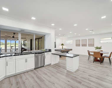 3630 N 55th Avenue - Photo Thumbnail 15