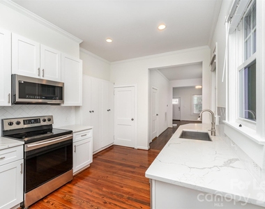 2110 Dartmouth Place - Photo Thumbnail 9