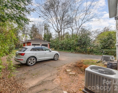 2110 Dartmouth Place - Photo Thumbnail 27