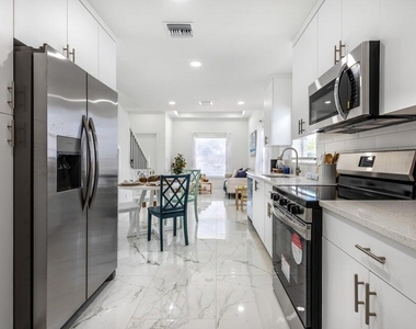432 Nw 13th Avenue - Photo Thumbnail 5
