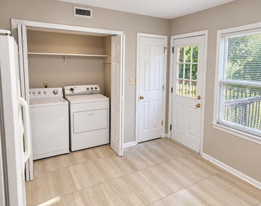 3317 Windsor Drive - Photo Thumbnail 10