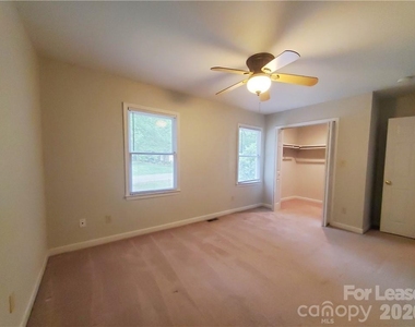 3317 Windsor Drive - Photo Thumbnail 17