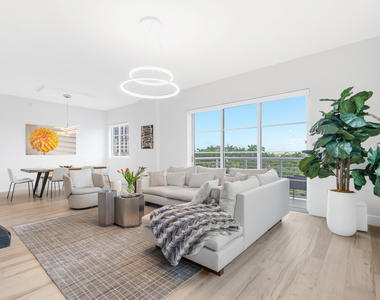 155 E Boca Raton Road - Photo Thumbnail 4