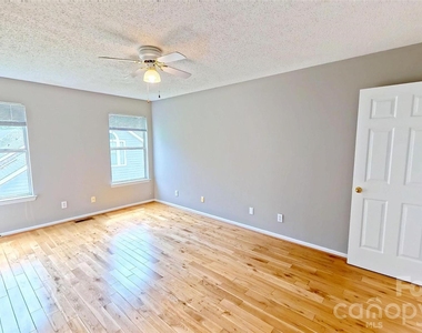 3010 Williams Station Road - Photo Thumbnail 12
