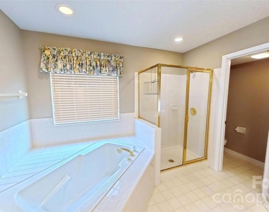 3010 Williams Station Road - Photo Thumbnail 7