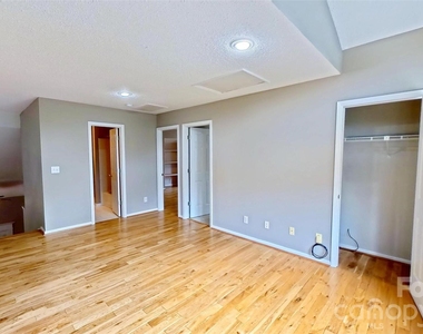 3010 Williams Station Road - Photo Thumbnail 9