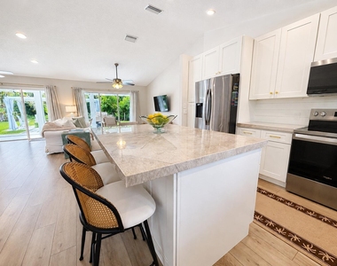 341 Suwanee Avenue - Photo Thumbnail 19