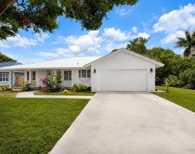 341 Suwanee Avenue - Photo Thumbnail 1