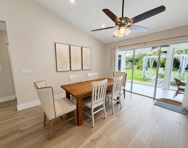 341 Suwanee Avenue - Photo Thumbnail 13