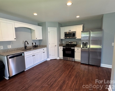 700 Wright Avenue - Photo Thumbnail 3