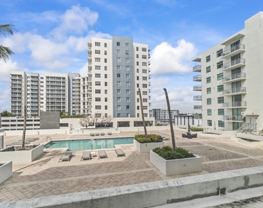 140 S Dixie Highway - Photo Thumbnail 16