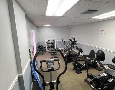 720 Orton Avenue - Photo Thumbnail 8