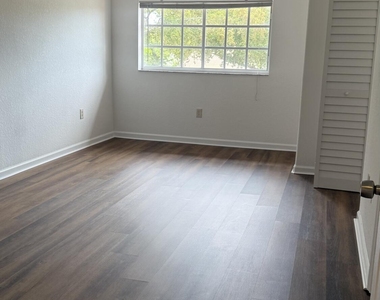 11543 Nw 44th Street - Photo Thumbnail 10