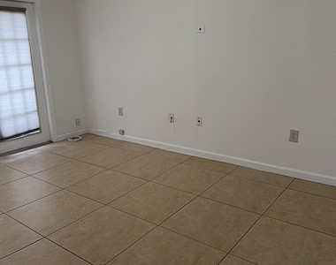 11543 Nw 44th Street - Photo Thumbnail 2