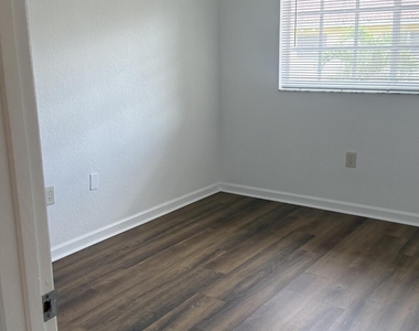 11543 Nw 44th Street - Photo Thumbnail 17