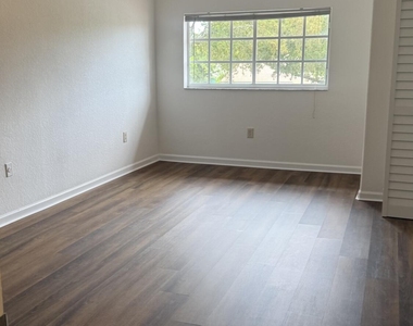 11543 Nw 44th Street - Photo Thumbnail 11