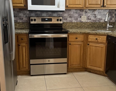 11543 Nw 44th Street - Photo Thumbnail 3