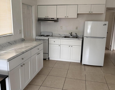 318 Ne 6th Street - Photo Thumbnail 8