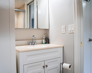 55 Se 14th Street - Photo Thumbnail 9