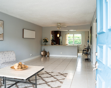55 Se 14th Street - Photo Thumbnail 12