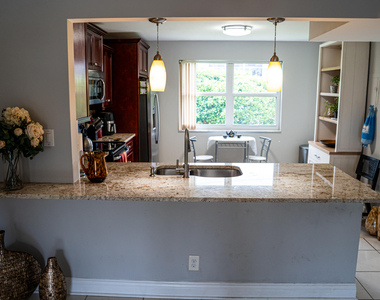 55 Se 14th Street - Photo Thumbnail 4