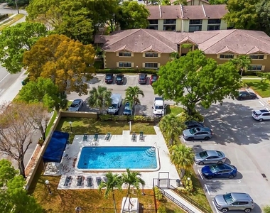 2646 Riverside Drive - Photo Thumbnail 16