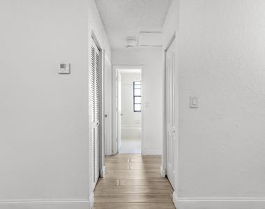 2646 Riverside Drive - Photo Thumbnail 6