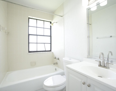 2646 Riverside Drive - Photo Thumbnail 14