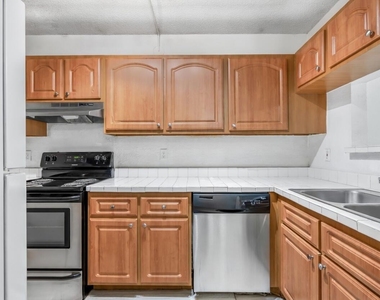 2646 Riverside Drive - Photo Thumbnail 4