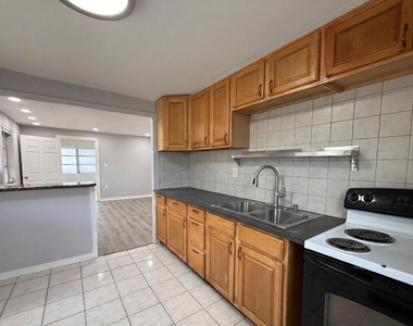 5607 Polk Street - Photo Thumbnail 2