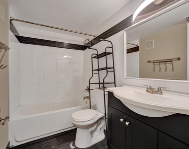 200 Jacaranda Country Club Drive - Photo Thumbnail 11