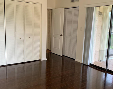 200 Jacaranda Country Club Drive - Photo Thumbnail 8