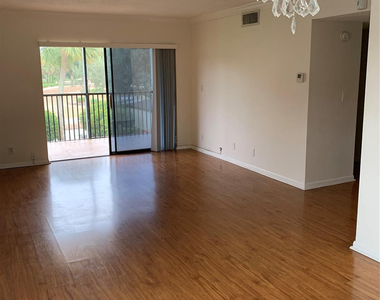 200 Jacaranda Country Club Drive - Photo Thumbnail 4