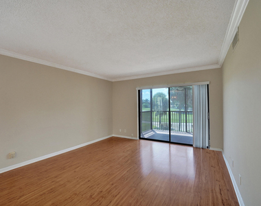 200 Jacaranda Country Club Drive - Photo Thumbnail 12