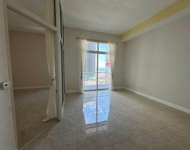 234 Ne 3rd Street - Photo Thumbnail 3