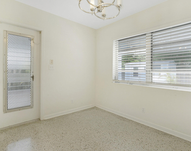 3410 Poinsettia Avenue - Photo Thumbnail 10