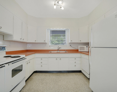 3410 Poinsettia Avenue - Photo Thumbnail 29