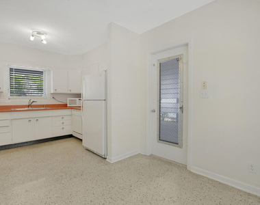 3410 Poinsettia Avenue - Photo Thumbnail 27