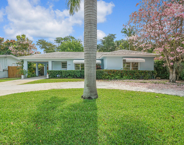 3410 Poinsettia Avenue - Photo Thumbnail 2